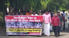 ජනපතිගේ යාපන සංචාරයට උතුරේ විරෝධතා: 'තෛපොංගල් සැමරීම වෙනුවට ජනාධිපතිවරයා  දෙමළ ජනතාවගේ ගැටලු විසදීමට මුලිකත්වය ගන්න'