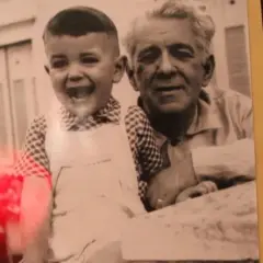 Guaracy Silveira com um dos netos