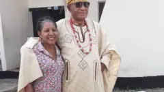 Nureni Akanbi fi ọwọ kọ Vivian Omey lọrun