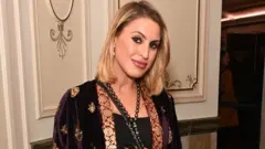 دانة الفردان يوم افتتاح عرض "الرومي" في لندن