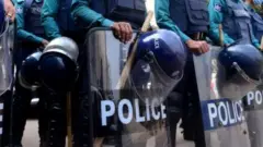 সমাপনী কুচকাওয়াজ শেষে এএসপি পদমর্যাদার কর্মকর্তারা কাজ শুরু করেন
