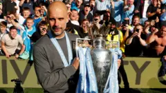 Pep Guardiola đang dẫn dắt Manchester City