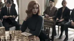Yazar Walter Tevis'in aynı adlı romanından uyarlanan dizide, Beth Harmon adlı kadın satranç oyuncusunun çocukluğu ve nasıl dünyanın en başarılı satranç oyuncularından biri olduğu anlatılıyor.