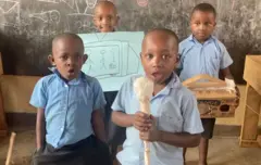 Abana bari mw'ishuri