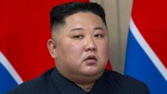 Pemimpin Korea Utara, Kim Jong-un, mempertahankan sistem klasifikasi dan kontrol sosial yang diwarisi kakeknya, pendiri negara Kim Il-sung.