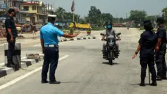 निषेधाज्ञा कार्यान्वयनमा प्रहरी