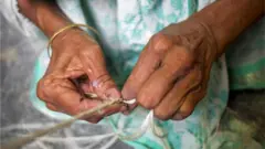 হস্তশিল্প।