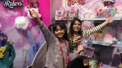Emily and Evelyn, YouTuber influencers