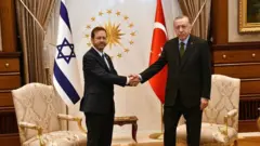 İsrail Cumhurbaşkanı Isaac Herzog, Cumhurbaşkanı Tayyip Erdoğan ile.