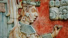 Una de las ciudades en la que Proskouriakoff trabajó fue Palenque, de donde es este jeroglífico maya.