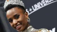 La Sud-Africaine Zozibini Tunzi, couronnée Miss univers 2019.