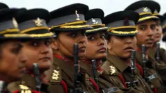 సైనిక అమ్మాయిలు