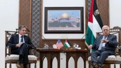 وزير الخارجية الأمريكي ورئيس السلطة الفلسطينية