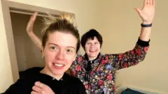 Arina à droite et Nina