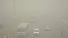 Kualitas udara di Delhi anjlok ke tingkat berbahaya.