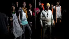 ভারতে একটি হাইওয়ের ওপর 'গোরক্ষক বাহিনী'। ফাইল ছবি