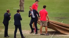 অন্যদের সঙ্গে মাইকেল ভন