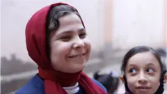 كيف أصبحت طفلة مصرية معلمة قريتها؟