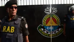 বাংলাদেশের আইন শৃঙ্খলা রক্ষাকারী বাহিনী করোনাভাইরাস নিয়ে গুজব ছড়ানোয় এরই মধ্যে কয়েকজনকে গ্রেফতার করেছে