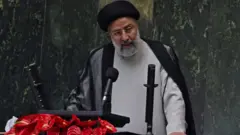رئيسي يلقي خطابه بعد أداء اليمين