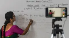 தமிழ்நாடு அரசுப் பள்ளிகளில் தற்காலிக ஆசிரியர் நியமனத்திற்கு நீதிமன்றம் இடைக்காலத் தடை