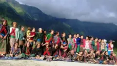 खाम मगर समुदायका महिला