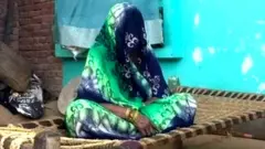 బాధిత కుటుంబంలో మహిళ