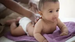 Biden ya ce iyaye za su iya fara kai yaransu domin rigakafin a cikin makonni masu zuwa.