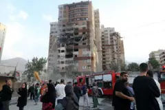تعرضت بعض المباني في طهران لأضرار نتيجة الغارات الإسرائيلية