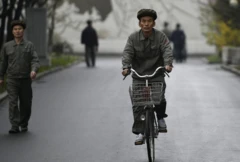 북한 노동자들의 모습