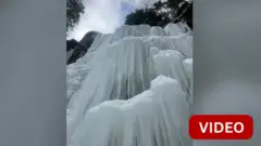 உறைந்த நீர்வீழ்ச்சி