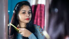తల దువ్వు కోవడం 