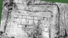 Imagen del escaneo con radar de penetración subterránea. Los cuartos individuales de la villa y sus corredores son claramente visibles