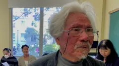 Nhà thơ Bùi Minh Quốc trong lớp Văn học Việt Nam tại Đại học Berkeley hôm 21/9/2023 