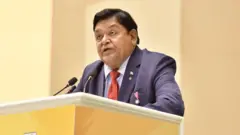 અનિલ નાયક, ગુજરાતી બિઝનેસમૅન