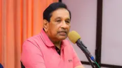 අල්ලස් කොමිසම තමන්ව අත්අඩංගුවට ගැනීමට පෙර අපේක්ෂිත ඇපයක් මත මුදාහරින ලෙස ඉල්ලා හිටපු අමාත්‍ය රාජිත සේනාරත්න ඉදිරිපත් කළ අපේක්ෂිත ඇප අයදුම්පත ප්‍රතික්ෂේප කිරීමට කොළඹ මහේස්ත්‍රාත් අධිකරණය අද (ජුලි 18 වැනිදා) නියෝග කළේය.
