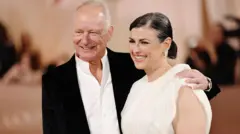 2026年1月11日、カリフォルニア州ビバリーヒルズのビバリー・ヒルトンで開催された第83回ゴールデン・グローブ賞授賞式に出席したステラン・スカルスガルドとミーガン・エヴェレット=スカルスガルド。 (マット・ウィンケルマイヤー/ジョージア州/ハリウッド・レポーターによる写真、ゲッティイメージズ経由)