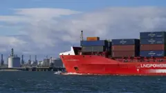 Asilimia 20 ya usambazaji wa mafuta na LNG duniani hupitia Mlango wa Hormuz.