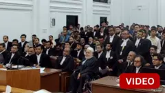ஷேக் ஹசீனாவுக்கு தண்டனை கொடுக்கப்பட்ட தருணம்