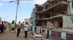 O Bloco 12, localizado muito perto de uma importante base militar venezuelana, a Academia da Marinha Bolivariana, na cidade litorânea de Catia La Mar, Estado de La Guaira, a cerca de 35 km de Caracas