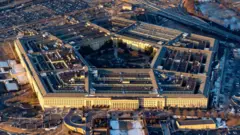 El Pentágono, es la sede del Departamento de Defensa de los Estados Unidos, visto desde las alturas.