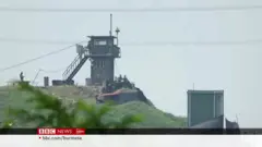 ကိုးရီးယားကျွန်းဆွယ်က အသံလှိုင်းစစ်ပွဲကြား ညပ်နေသူများ