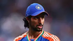 ભારત અને પાકિસ્તાન વચ્ચે એશિયા કપ ફાઇનલ મૅચ, અભિષેક શર્મા, સૂર્યકુમાર યાદવ, શાહિન શાહ અફ્રિદી, રઉફ, શુભમન ગિલ, ખેલાડીઓનું પ્રદર્શન, બીબીસી ગુજરાતી 