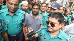 Obboo Shaamsi poolisootaan marfamanii