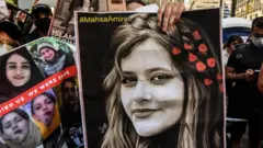 Mahsa Amini posteri
