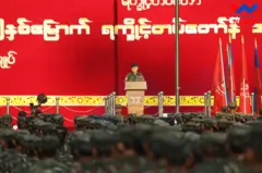 ရက္ခိုင့်တပ်တော် AA တပ်ဖွဲ့ဝင်များ (ပုံဟောင်း)