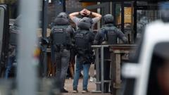 Задержание человека, взявшего заложников в городе Эде, Нидерланды