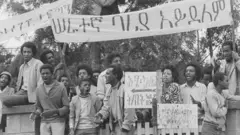 ተማሪዎች የሠራተኞችን የመብት ጥያቄ በመደገፍ ድምጻቸውን ሲያሠሙ