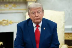 Трамп ВВС кўрсатуви унинг молиявий даромадларига салбий таъсир қилганини даъво қилган. 