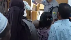 লিগ্যাল এইড অফিসে সাত মাস বয়সী সন্তানকে নিয়ে ১৩ বছরের মা